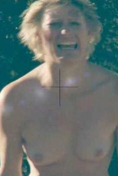 Голая Соня Рунар в фильме «Обнаженный страх», 2007