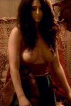 Голая Стефани Кац в фильме «Сказки о древней империи», 2010