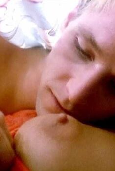 Голая Стефани Сулик в фильме «Сумасброды 2. Не в своем уме», 1985