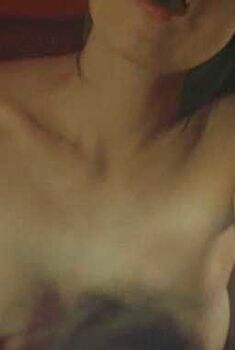 Голая Стефани Чао в фильме «Вампиры 3. Пробуждение зла», 2005