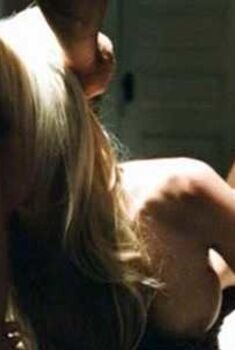 Голая Сторми Шуфф в фильме «Тир», 2005