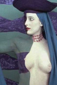 Голая Сьюзи Эймис в фильме «Дом там, где сердце», 1990