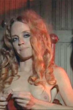 Голая Сэнди Браун Уайет в фильме «Джонни взял ружье», 1971
