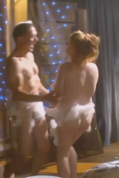 Голая Сюзанн Тоус в сериале «Отель «Вавилон»», 2006