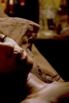 Голая Таниша Харпер в фильме «В пролёте», 2008