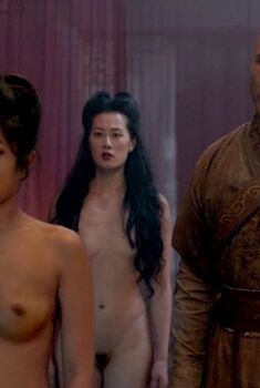 Голая Тара Люсия Прадс в сериале «Марко Поло», 2014