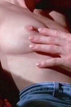 Голая Тара Штрохмайер в фильме «Солянка по-кентуккийски», 1977