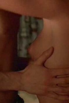 Голая Тиффани Полсен в фильме «Пятница 13-е – Часть 8. Джейсон штурмует Манхэттен», 1989