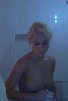 Голая Тоня Кули в фильме «Презренный», 2013