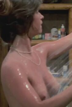 Голая Трейси Сэвадж в фильме «Пятница 13-е – Часть 3», 1982