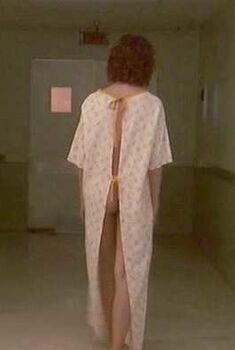 Голая Триш Шнайдер в фильме «Презренный», 2013