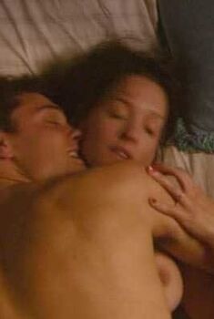 Голая Трэйси Кугэн в фильме «Медовый месяц зомби», 2004