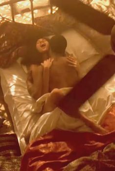 Голая Трэйси Росс в фильме «Лучшая защита», 1984