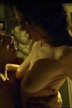 Голая Трэйси Стоун в фильме «Искупление», 2003