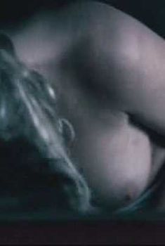 Голая Тэмми Филор в фильме «Кошмарный попутчик», 2006