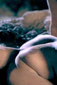 Голая Франческа Кубильо в фильме «Серенады», 2001