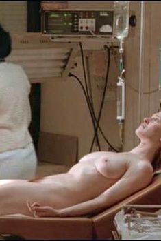 Голая Фрэнки Торн в фильме «Плохой лейтенант», 1992