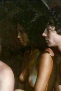 Голая Хайди Миллер в фильме «Первые сексуальные опыты», 1983