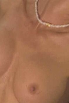 Голая Хезер Джеймс в фильме «Лолита 2000», 1998