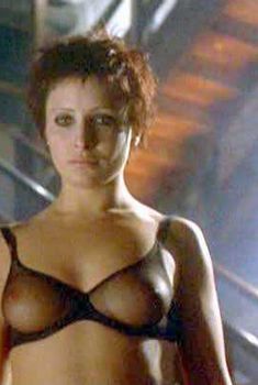 Голая Чаро Оубинья в фильме «Фауст. Любовь проклятого», 2001