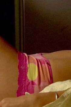 Голая Чонтал Льюис в фильме «Опасный сеанс», 2006