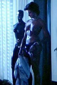 Голая Шанталь Дерюаз в фильме «Дива», 1981