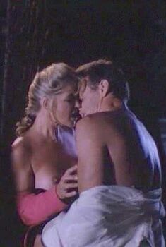 Голая Шерил Пэрис в фильме «Сладкое правосудие», 1992