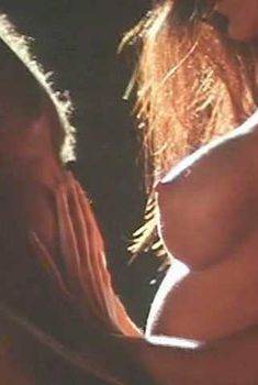 Голая Шэннен Доэрти в фильме «Убийство вслепую, или В плену у наваждения», 1994