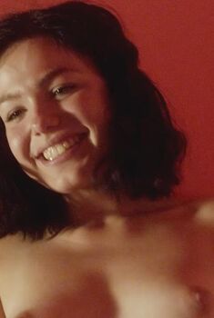 Голая Эбби Хус в фильме «Нена», 2014