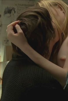 Голая Эван Рэйчел Вуд в фильме «Через Вселенную», 2007