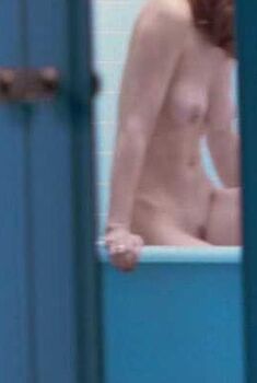 Голая Эли Китс в фильме «Эрос», 2004