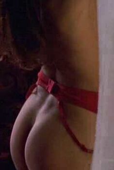 Голая Элизабетта Роккетти в фильме «Вам нравится мой подвал.», 2012