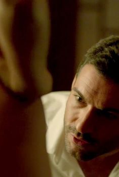 Голая Элисия Ротару в сериале «Раш», 2014