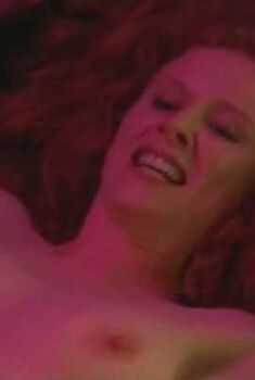 Голая Элисон Уайт в сериале «Наслаждение», 2007