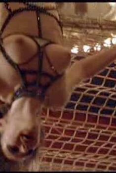 Голая Эллан Фарт в фильме «Нетерпение чувств», 1980