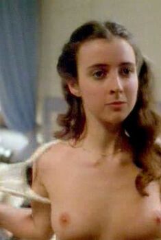 Голая Эмма Джейкобс в фильме «Жеребец», 1978