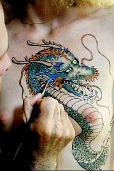 Голая Энн Андерсен в фильме «Тату», 1981