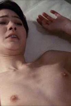 Голая Эриан в фильме «Год Дракона», 1985