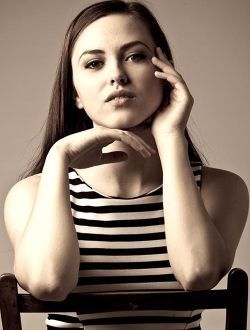 Голая Элинор Кроули