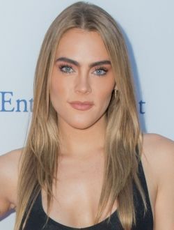 Надин Крокер