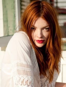 Голая Николь Лалиберт