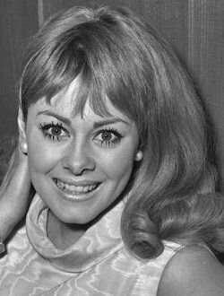 Голая Энн Сидни