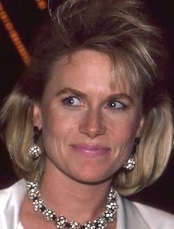 Голая Эми Мэдиган