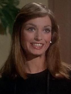 Голая Эдриэнн Ларусса