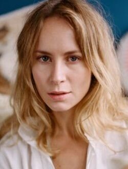 Голая Холли Уэстон