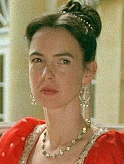 Фиби Николлс