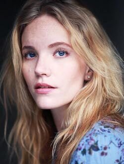 Голая Тэмзин Мёрчант