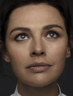 Голая Тинари Ван Вик-Лутс