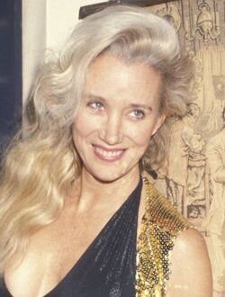 Голая Сэлли Кёркленд