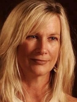 Ребекка Вуд